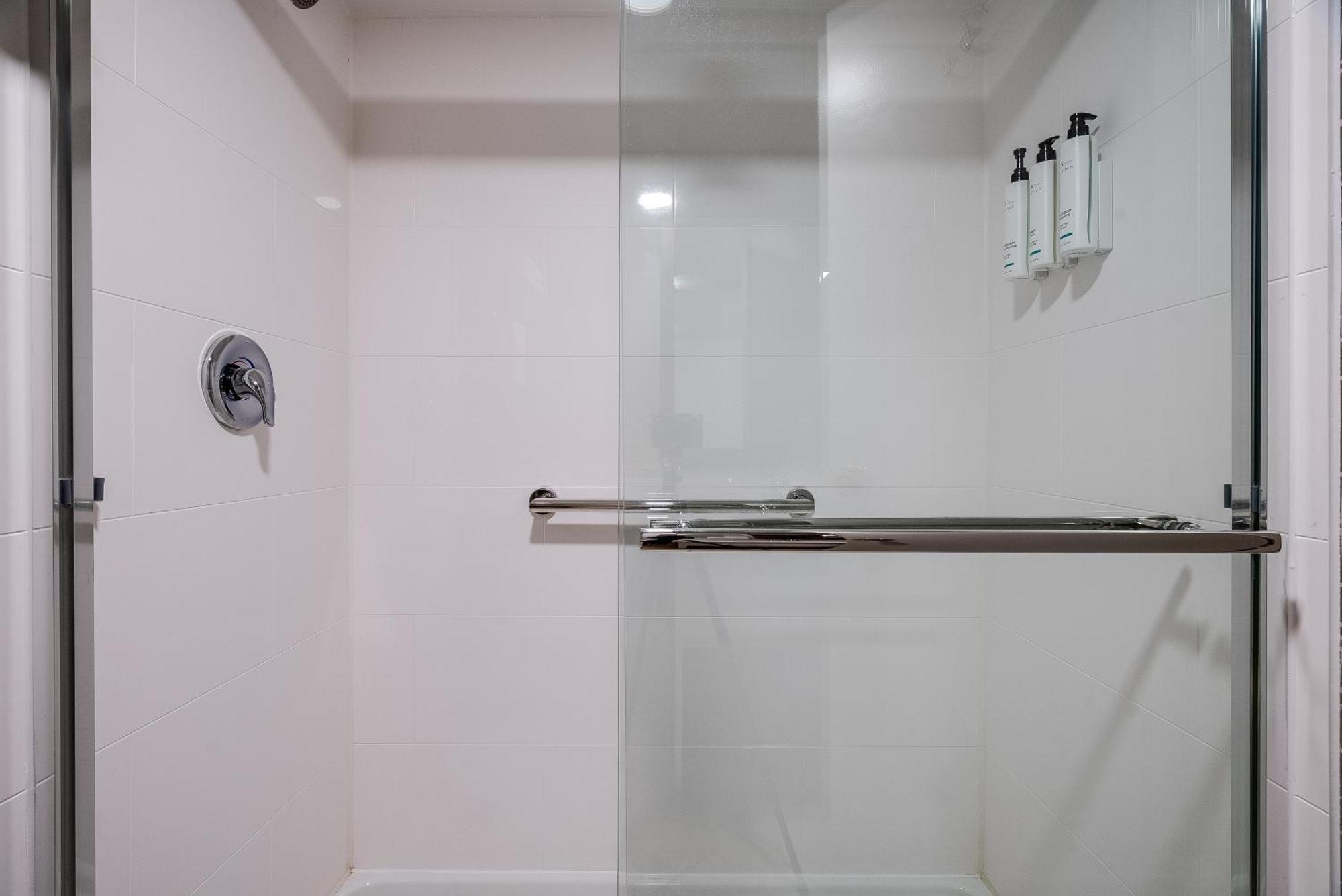 Monte Carlo Inn Toronto West Suites Mississauga Ngoại thất bức ảnh